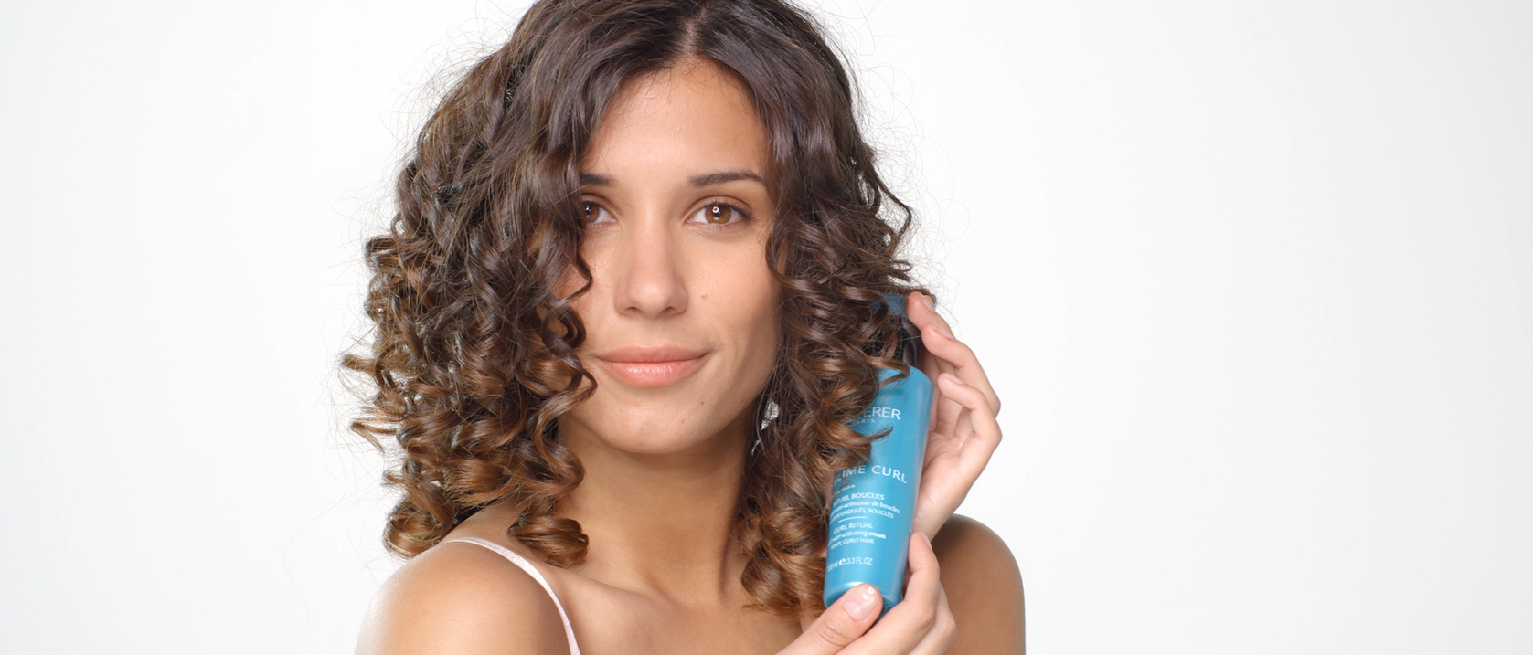 SUBLIME CURL Curl activating spray application video  | René Furterer